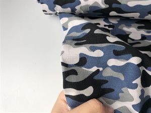 Bomuldsjersey - skøn camouflage med blå detaljer
